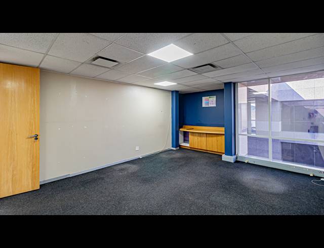 617M² OFFICE TO LET IN FERNDALE
